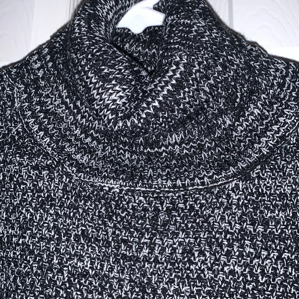 Cozy knit turtleneck sweater - Picture 6 of 6